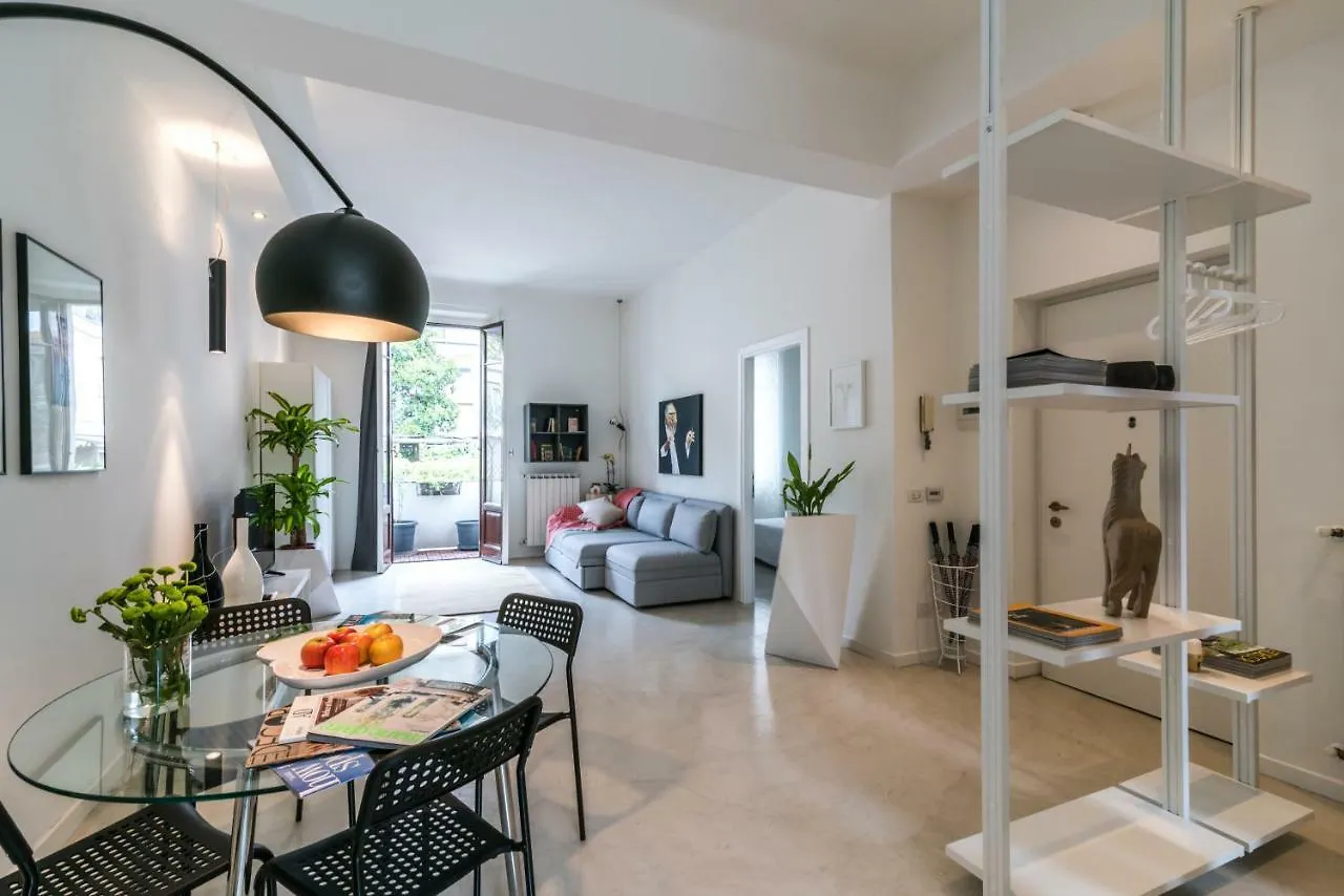 Lovely Cenisio Apartment Milan