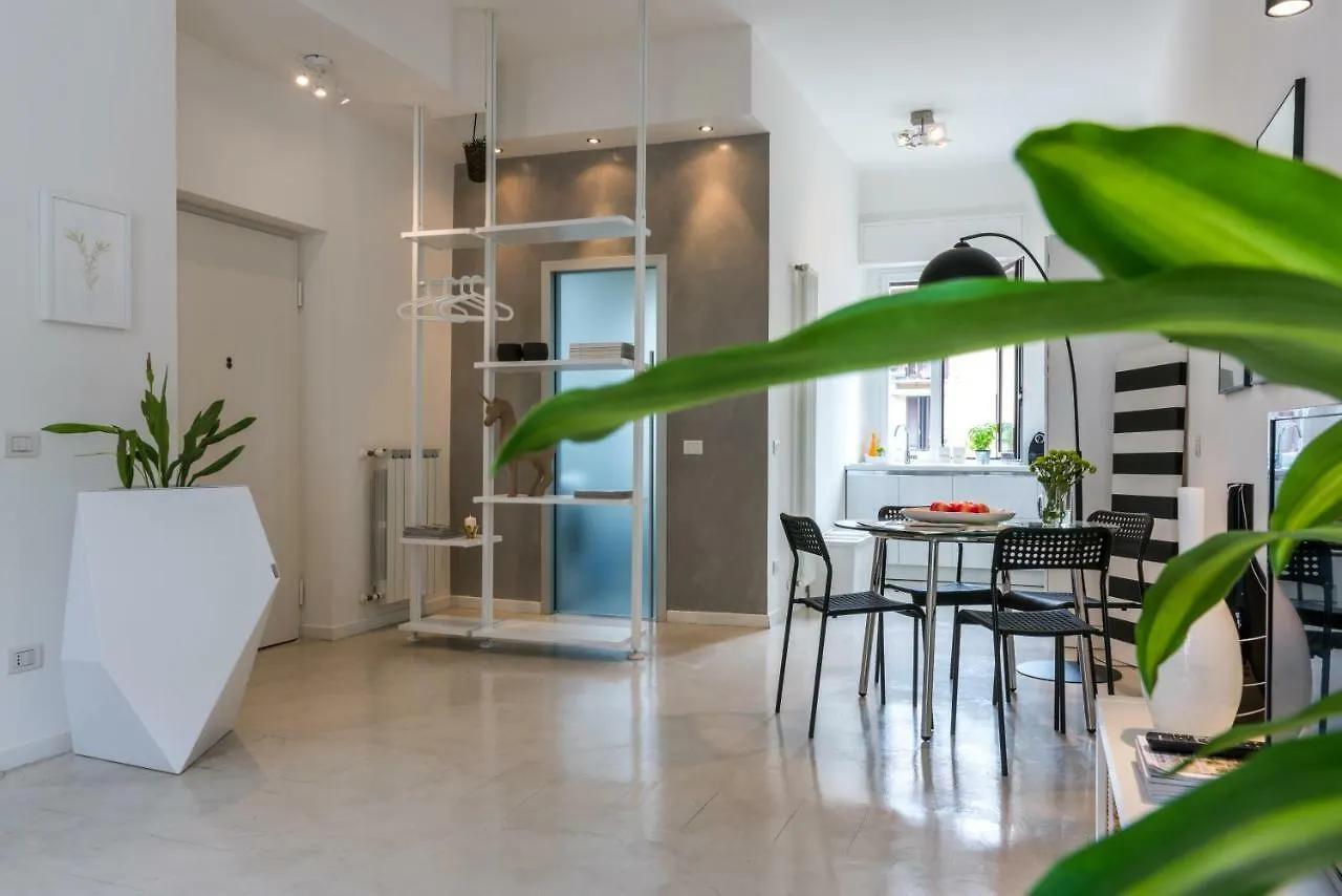 Lovely Cenisio Apartment Milan