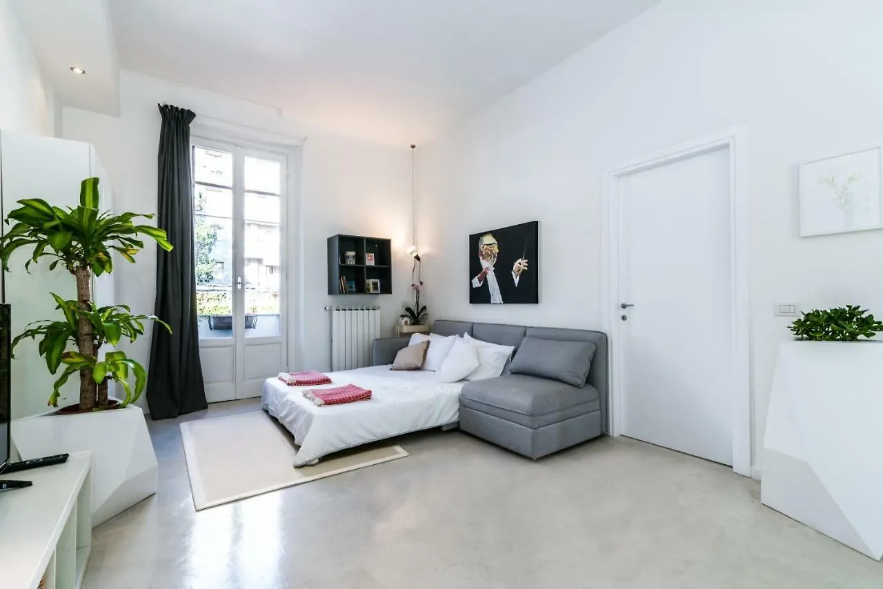 Lovely Cenisio Apartment Milan Italy