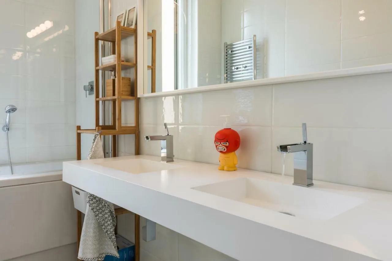 Lovely Cenisio Apartment Milan